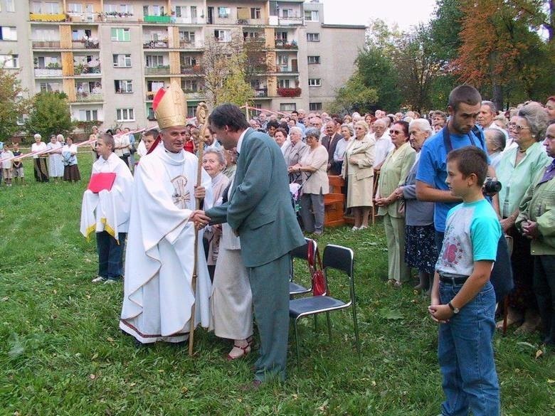 22 lata posługi biskupiej Mariana Florczyka z diecezji kieleckiej. Sakrę przyjął w kościele Józefa Robotnika [ARCHIWALNE ZDJĘCIA]