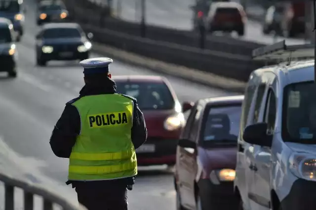 Święta Bożego Narodzenia 2023 bez ofiar śmiertelnych na małopolskich drogach. Niebezpieczny wypadek dwóch karetek w Krakowie