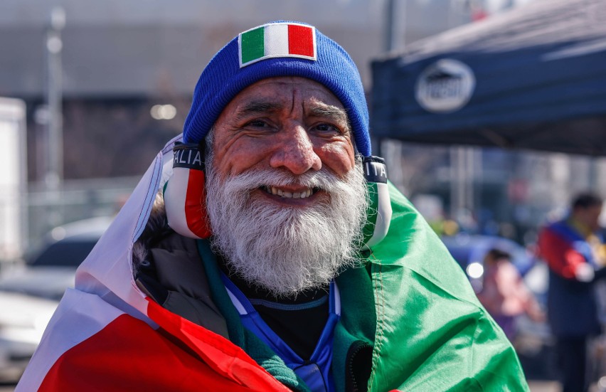 Kibic Włoch przed meczem z Ekwadorem