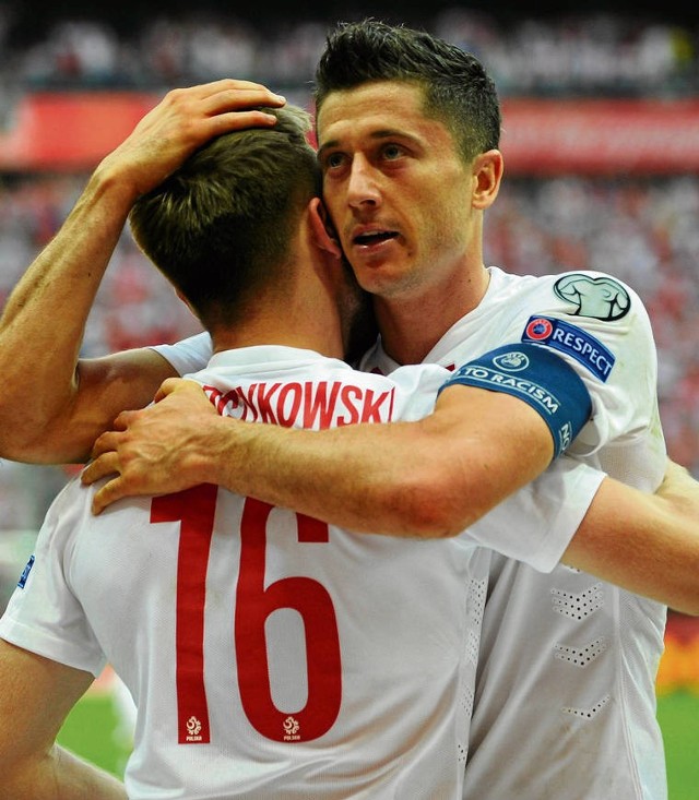 Robert Lewandowski nie zagra we wtorkowym meczu z Grecją. Piłkarz Bayernu Monachium opuścił zgrupowanie reprezentacji