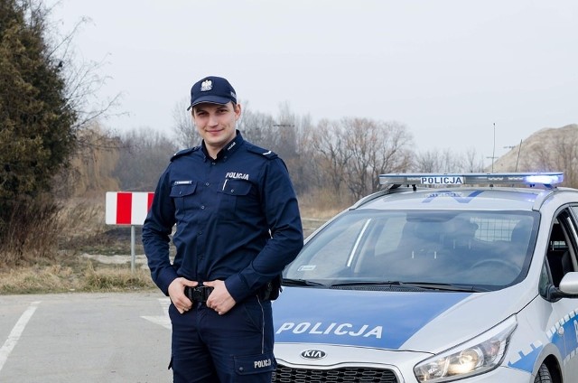 Sierżant Emil Marchewka z gdańskiej policji uratował życie kobiecie