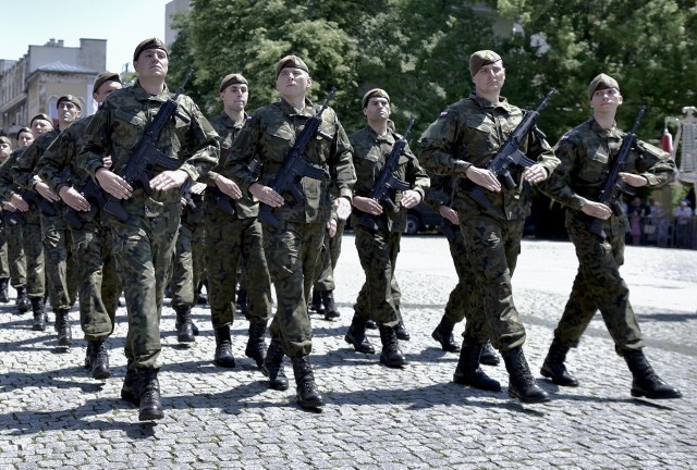 W najbliższą niedziele w Warszawie kolejnych stu żołnierzy Wojsk Obrony Terytorialnej złoży przysięgę wojskową.