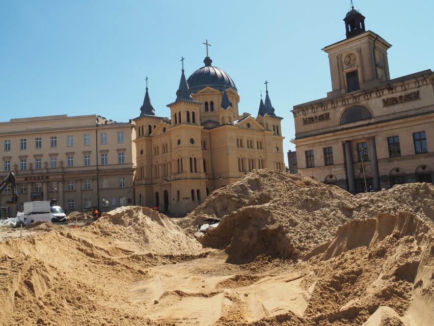 Kiedy będzie gotowy Plac Wolności? Już wiadomo! Zobaczcie na zdjęciach jak wygląda stan prac. GALERIA