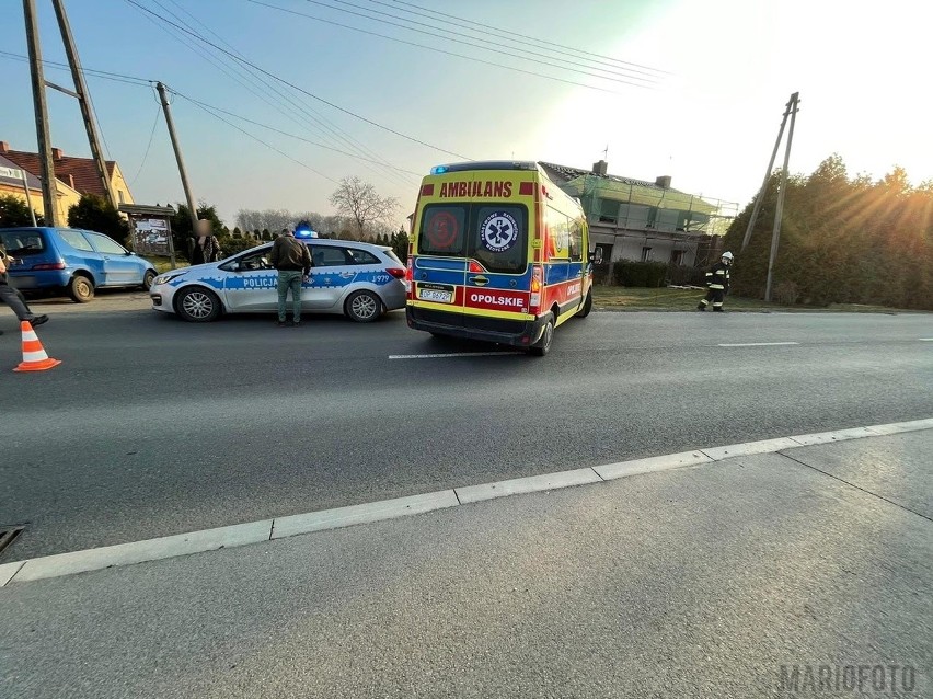 Opole. Wypadek w Żerkowicach. Fiat zjechał z drogi i uderzył...