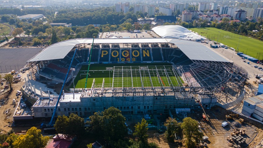 Stadion Pogoni - stan prac na 8 października 2021.