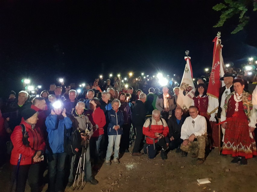 Odkryj Beskid Wyspowy. Z góralami świętowali na Luboniu Wielkim