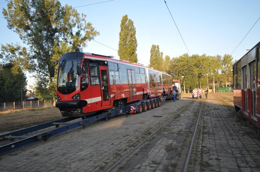 Tramwaje Śląskie już mają nowy tramwaj Moderus Beta....