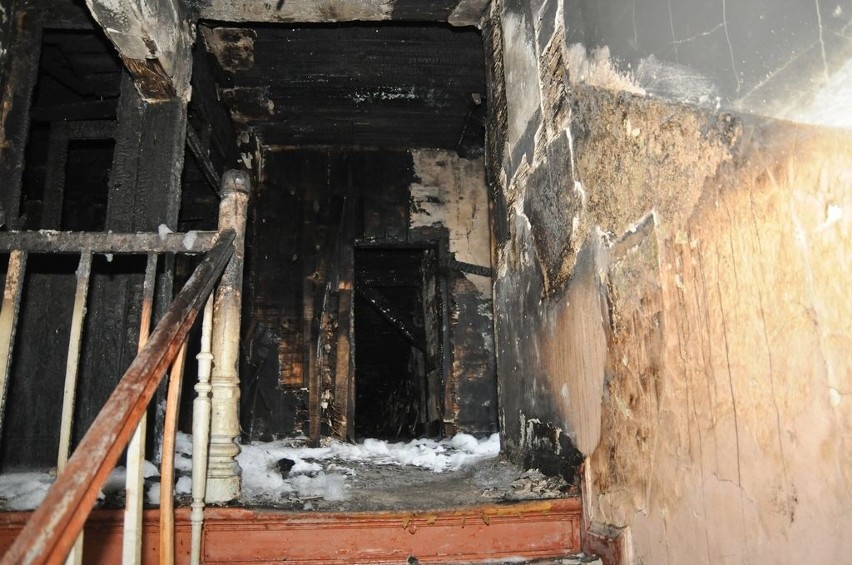 Po tragicznym pożarze w Toruniu. Trzy osoby nie żyją, sześć rodzin straciło dach nad głową [zdjęcia]