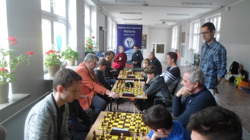 Czwarty turniej szachowy o puchar prezesa Miejskiego Zakładu Komunalnego w Stalowej Woli (ZDJĘCIA)