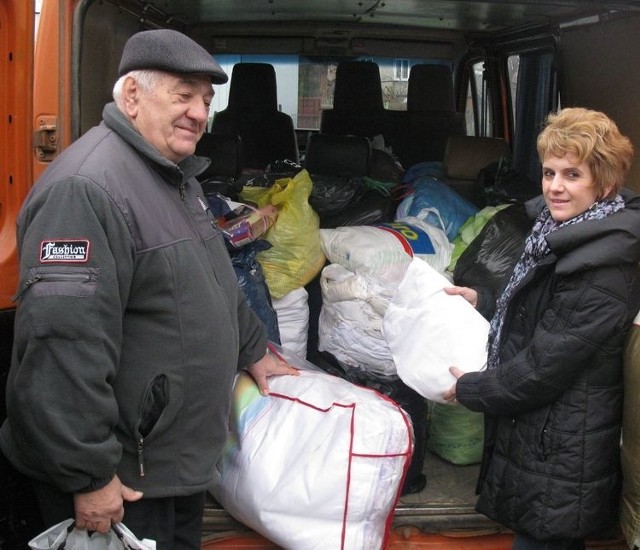 W ubiegłym tygodniu Henryk Cudnik przekazał dary rzeczowe szefowej Zakładu Opiekuńczo &#8211; Leczniczego w Sokółce Lilii Kujawskiej