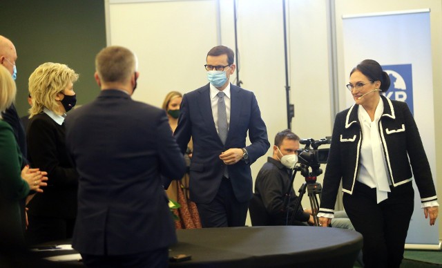 Premier Mateusz Morawiecki oraz minister klimatu i środowiska Anna Moskwa byli gośćmi IV Konferencji Programowej „Śląski Ład”, która odbyła się 29 listopada w Katowicach.Zobacz kolejne zdjęcia/plansze. Przesuwaj zdjęcia w prawo - naciśnij strzałkę lub przycisk NASTĘPNE