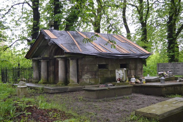 Kontynuowane będą roboty przy mauzoleum rodziny Mieczkowskich na cmentarzu w Kcyni.