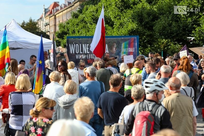 "Wolne media" - protest mieszkańców w Szczecinie. Zobacz ZDJĘCIA