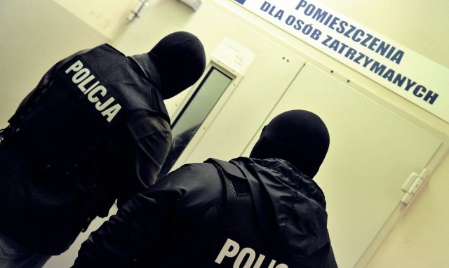 W Komedzie Wojewódzkiej Policji w Bydgoszczy działa specjalny Wydział Poszukiwań i Identyfikacji Osób. Powstał w wyniku rozszerzenia wcześniej przez lata istniejącego Zespołu Poszukiwań Celowych. Funkcjonariusze służący w wydziale nazywani są "łowcami głów".