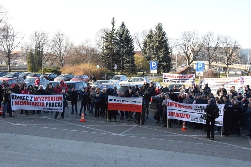 Protest listonoszy we Wrocławiu [ZDJĘCIA]