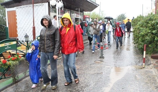 W Ustce może spaść deszcz