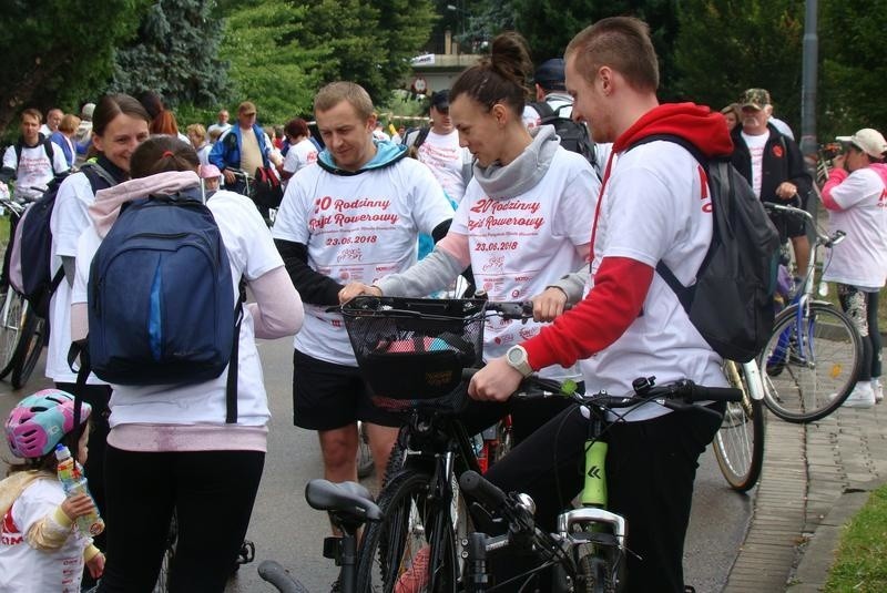 Oświęcim. Rodzinny Rajd Rowerowy po raz 20. Na starcie stanęło ponad 1000 rowerzystów [ZDJĘCIA]