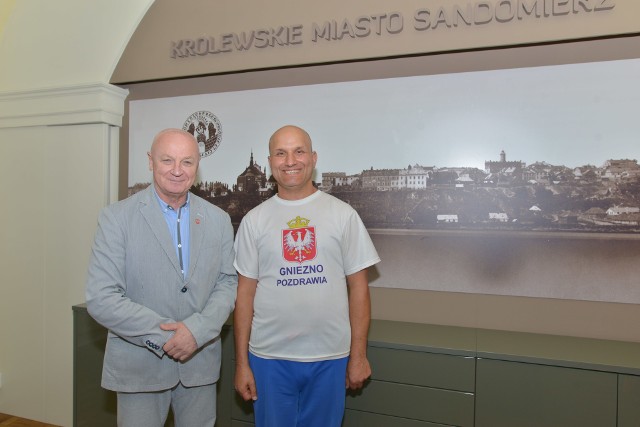 W czwartek, 30 sierpnia Tomasz Pawłowski po raz pierwszy odwiedził Sandomierz i spotkał się z jego włodarzami: Markiem Bronkowskim burmistrzem Sandomierza oraz zastępcą Katarzyną Zioło.