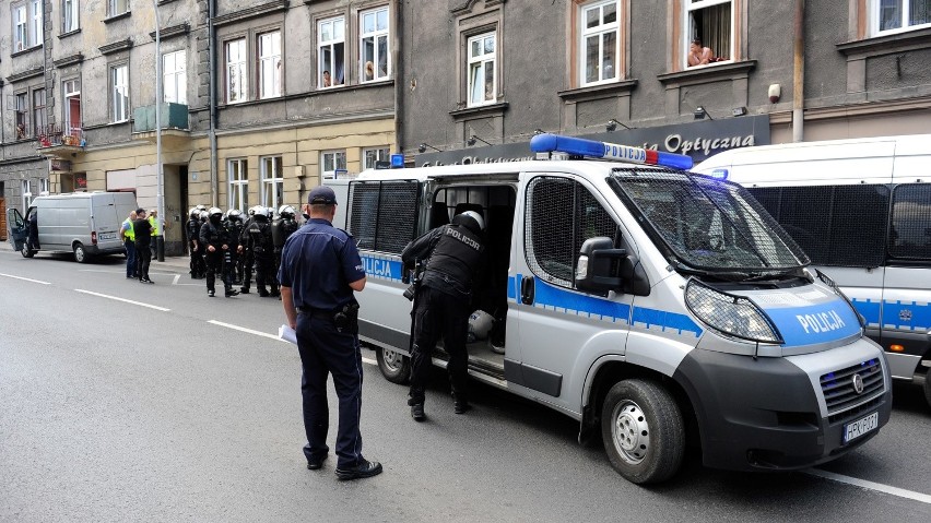 Przepychanki podczas marszu Ukraińców w Przemyślu [FOTO, WIDEO]