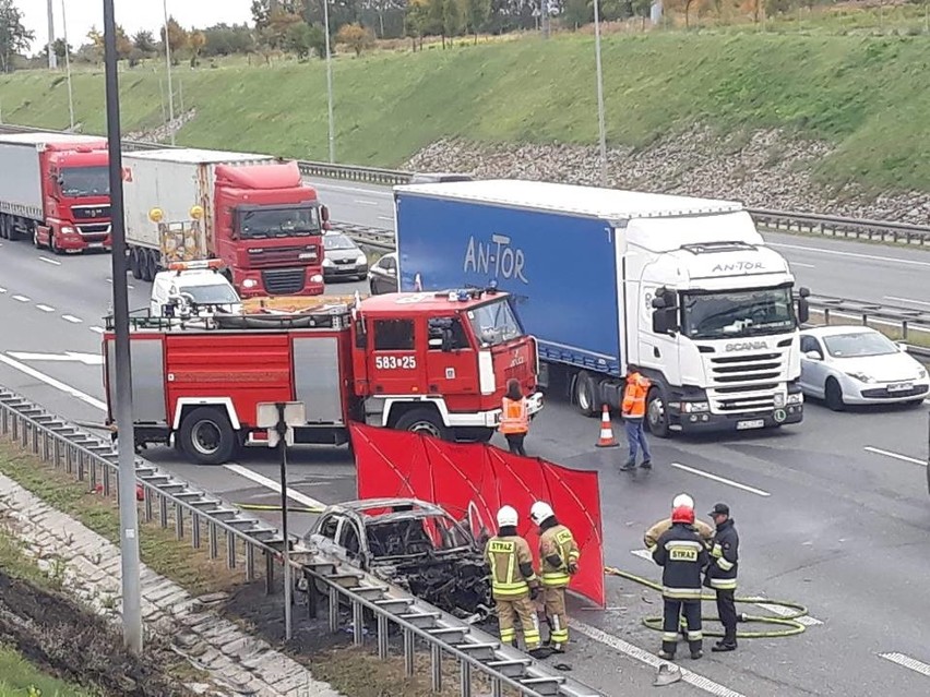 Śmiertelny wypadek na A2 koło Strykowa. Jedna osoba zginęła...