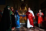 Orszak Trzech Króli w Magnuszewie. W kościele przedstawiono spektakl teatralny "Pasja" (ZDJĘCIA)