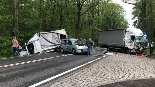 Wypadek na DK11 w Starym Oleśnie.