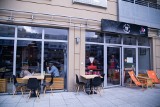 Wrocławska pizzeria przyjmuje gości przy stolikach