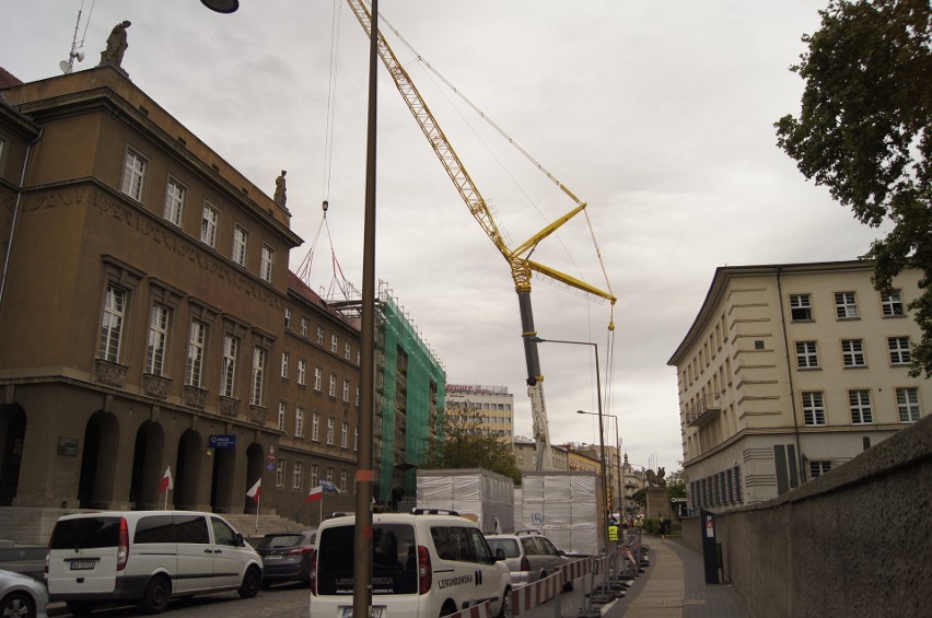 Dźwig na ul. Korfantego w Opolu rozpoczął pracę w godzinach...