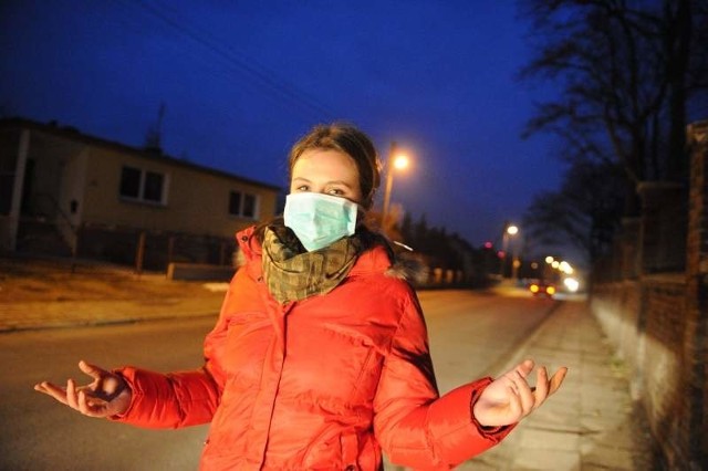 Mieszkańcy Kędzierzyna-Koźla narzekają na smród, jaki często unosi się nad miastem. - Tu jest mnóstwo świństw, nie tylko benzen, ale i różne pyły - skarżą się. Niektórzy zastanawiają się, czy nie warto zacząć nosi masek na twarzach, jak np. mieszkańcy wielu innych europejskich miast.