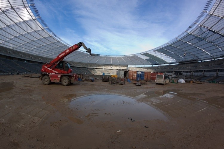 Stadion Śląski: zakończono prace przy montażu dachu