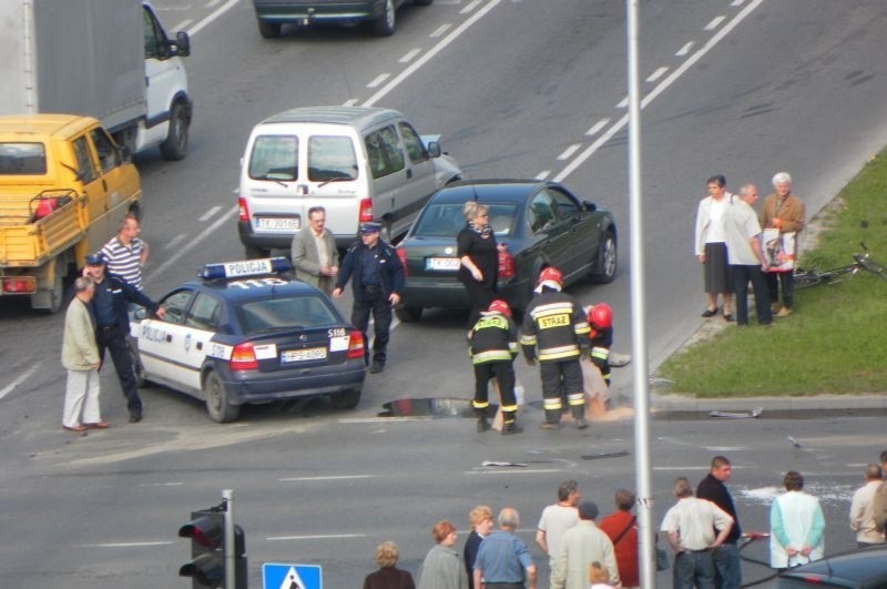 Wypadek karetki w centrum Kielc