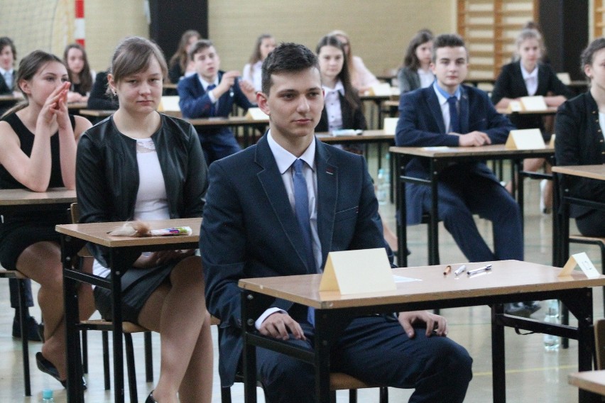 Egzamin gimnazjalny w Żarnowcu [ZDJĘCIA]