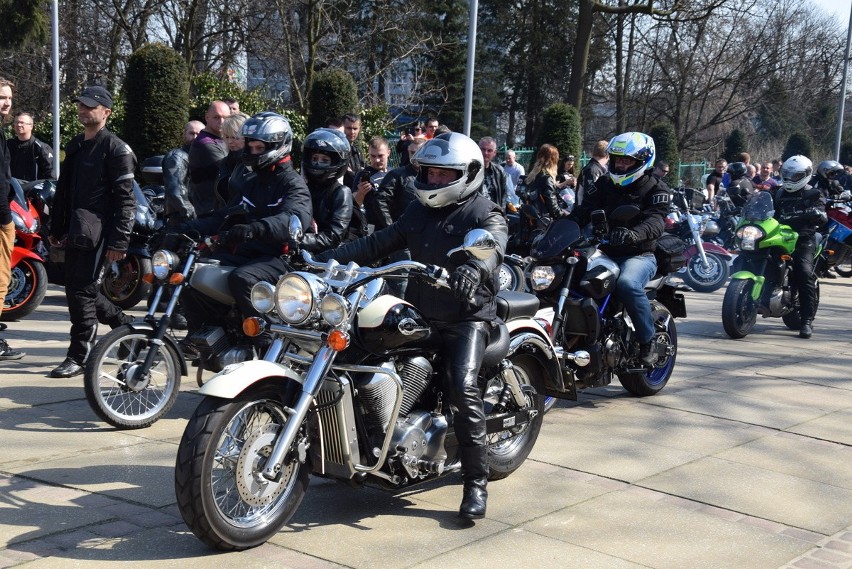 Pielgrzymka Motocyklistów na Jasną Górę 2018: 50 tysięcy motocyklistów na Zlocie Gwiaździstym z całej Polski ZDJĘCIA