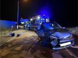 Wypadek w Piątnicy. Dwie osoby ranne po zderzeniu fiata i skody