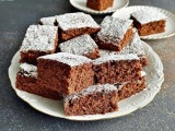 Najlepsze czekoladowe ciasta i desery. Oto 15 przepisów na słodkości, którym trudno się oprzeć. Czekoladowe niebo w gębie