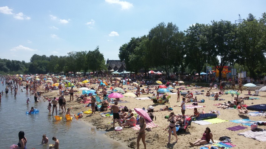 Dąbrowa Górnicza: Na plaży nad Pogorią III prawdziwe tłumy ZDJĘCIA