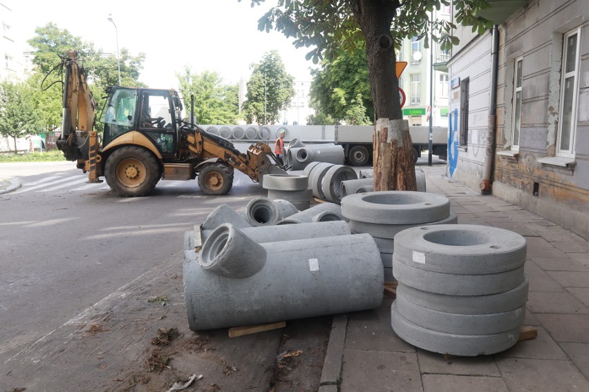 Kolejny odcinek ul. 28. Pułku Strzelców Kaniowskich do remontu. Ten poprzednio wyremontowany został już zniszczony ZDJĘCIA