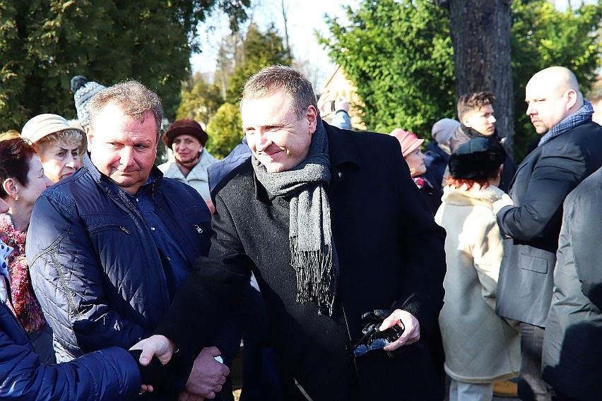 Czy mogę panu prezesowi uścisnąć rękę i podziękować za...