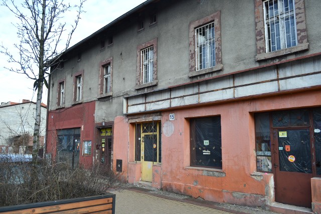 Działka i budynki przy ulicy Katowickiej i Kubiny wystawione do przetargu przez UM - w tym miejsce, gdzie dawniej miała swoją siedzibę straż pożarna w Świętochłowicach.