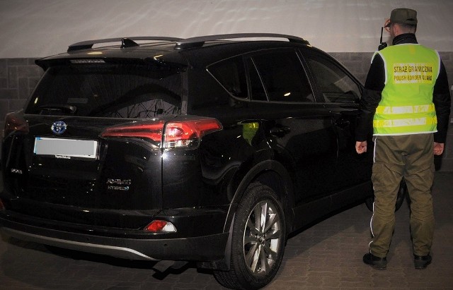 Cztery samochody pochodzące z kradzieży o łącznej wartości 238 tys. złotych zatrzymali funkcjonariusze BiOSG.