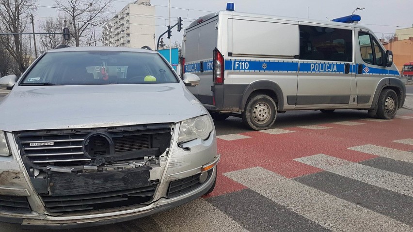 Groźny wypadek na Paderewskiego w Łodzi. Volkswagen wjechał...
