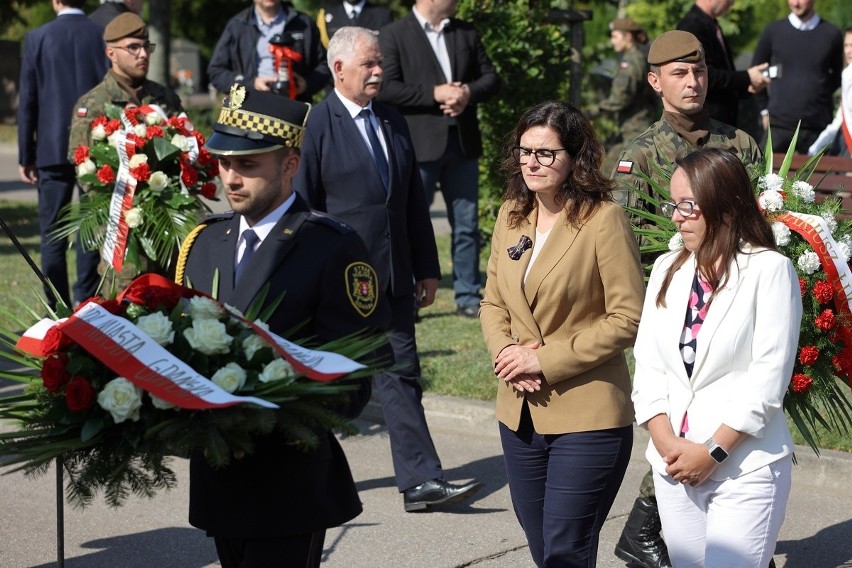 W Gdańsku odsłonięto obelisk upamiętniający tragiczne losy Polonii gdańskiej, Kaszubów i Pomorzan