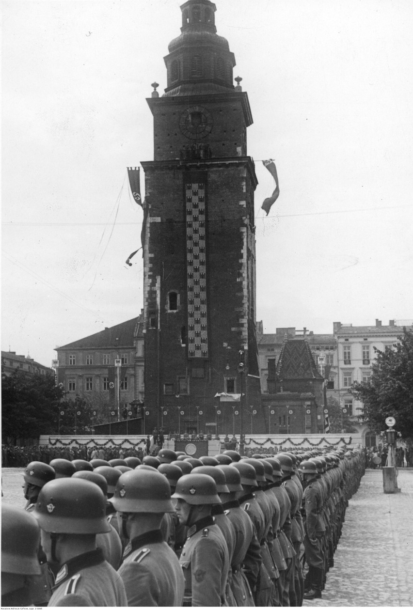 Kraków w hitlerowskich barwach. Jak wyglądało miasto za okupacji niemieckiej? [ZDJĘCIA]