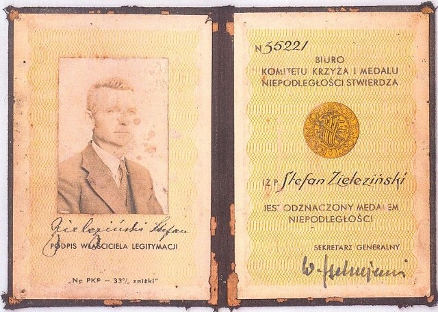 Ludwik Zieleziński: - Na strychu domu w Chełmży odnaleziona została legitymacja ojca, potwierdzająca nadanie mu Krzyża i Medalu Niepodległości.