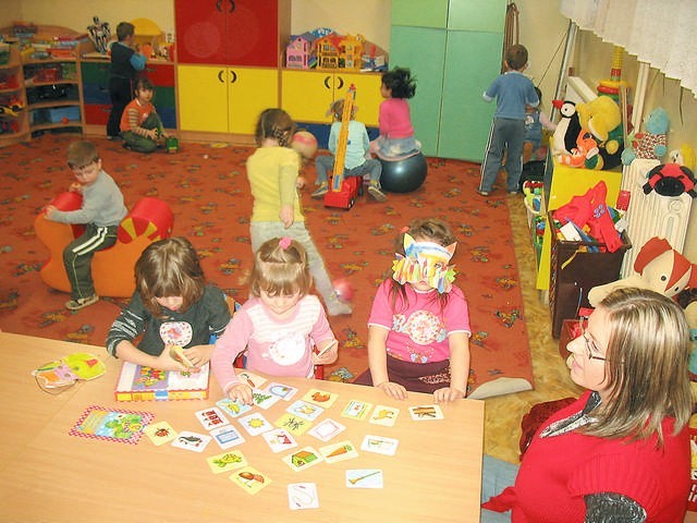 W Łubiance działa jeden z 39 ośrodków przedszkolnych, prowadzi go Agnieszka Drążela