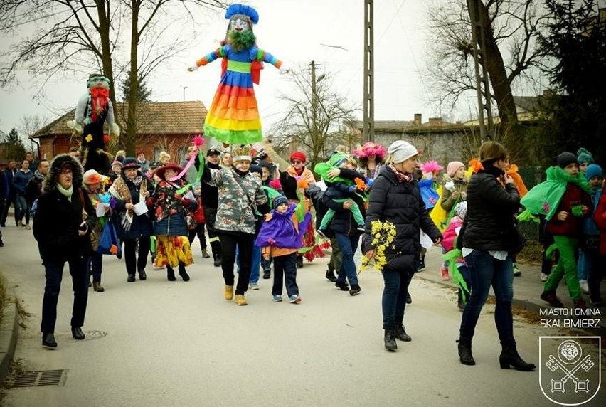 Marzanna w ogniu... czyli Skalbmierz powitał wiosnę z fajerwerkami [ZDJĘCIA]