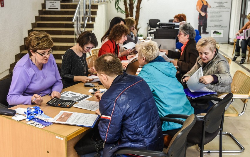 Jak się zalogować do usługi Twój e- PIT? Jakie dane są...