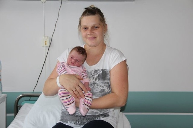 Zosia Godzieba, córka Beaty i Rafała z Nowej Wsi Zachodniej urodziła się 12 października. Ważyła 3500kg, mierzyła 57cm. Zosia ma starszego brata Macieja, 4,5 roku. Na zdjęciu z mamą