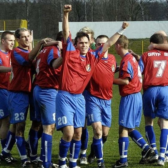 W meczu 21. kolejki IV ligi Pomorze, pilkarze Gryfa 95 Slupsk pokonali Lechie II Gdansk 2:0 (2:0).