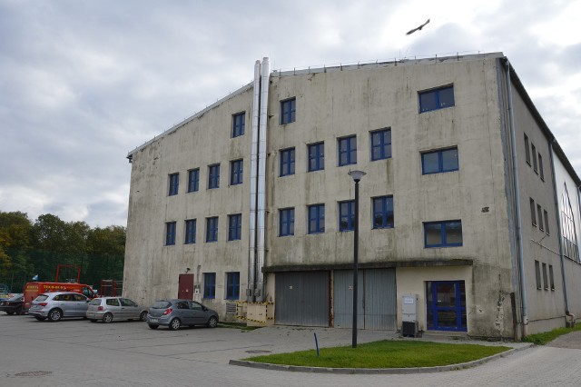 Hala sportowa w Proszowicach ma szansę na modernizację w ramach rewitalizacji obiektów sportowych.